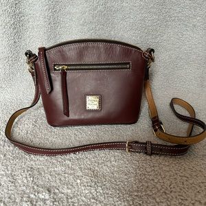 Dooney and Bourke crossbody bag